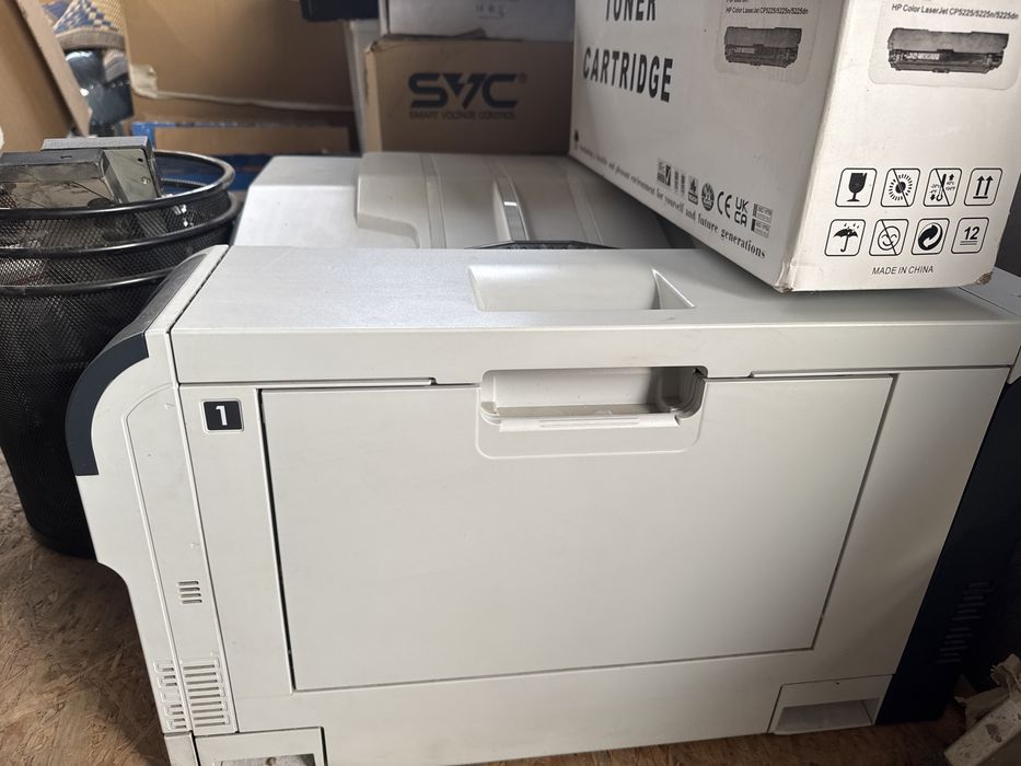 Продам принтер А3 формат,, HP color laser jet professional CP5225