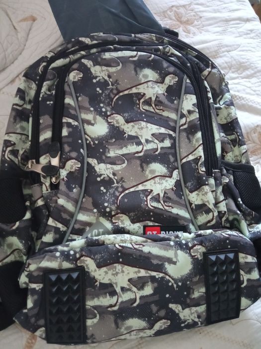 Ghiozdan scoala 6-10 ani,ciclul primar,,nou cu eticheta