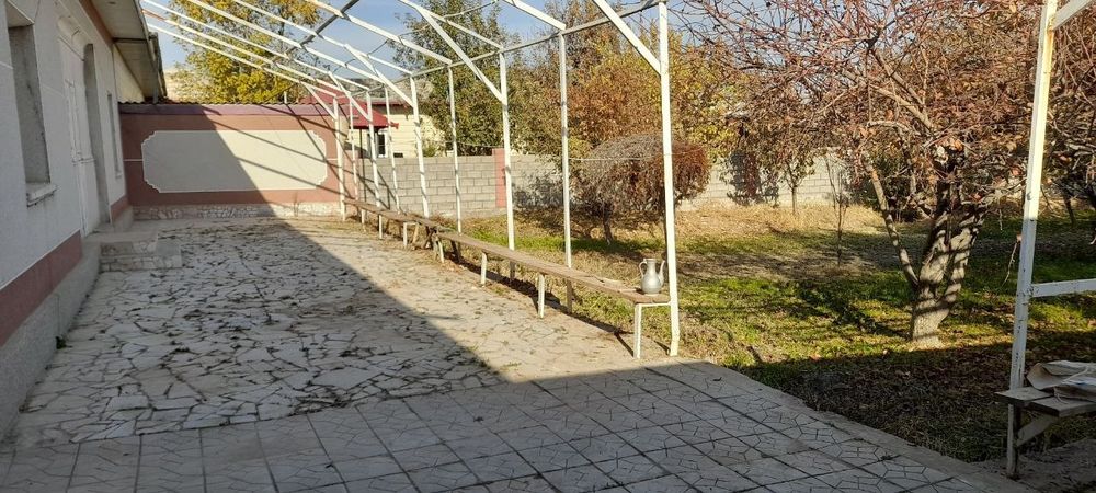 Srochno hovli sotiladi