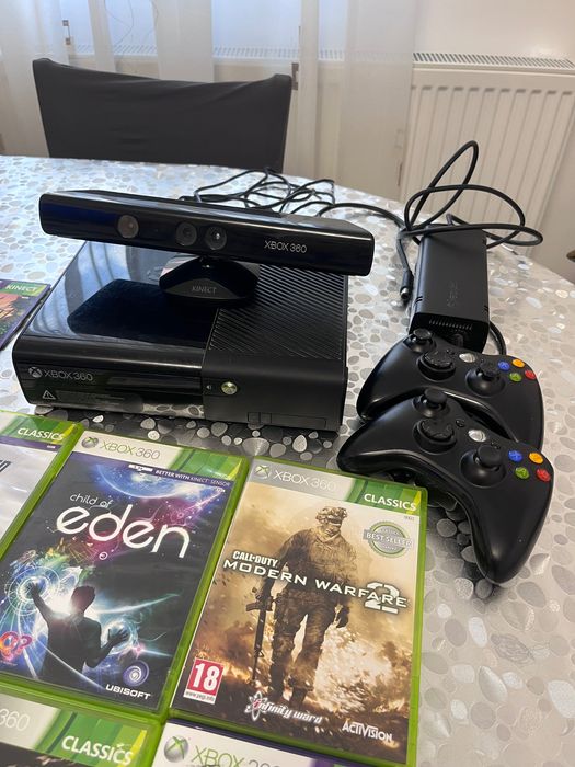 Xbox 360+kinect, 2 controllere wireless și 16 jocuri