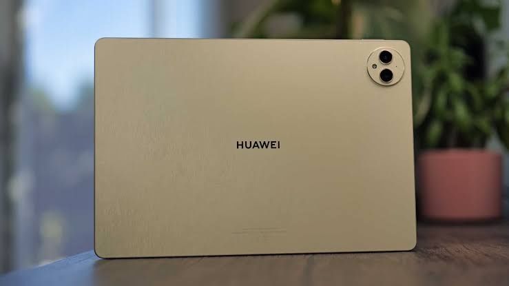 Huawei MatePad Pro 12.2 2025 – PaperMatte Edition, ca nouă.