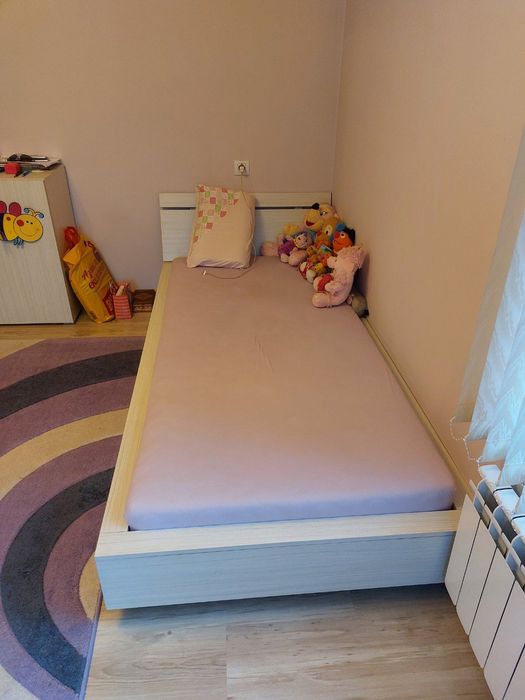 Чисто нови мебели