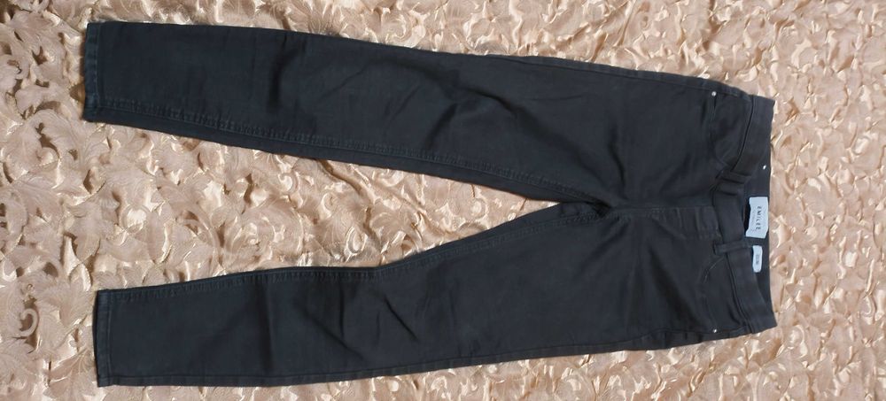 Три чифта дамски дънки