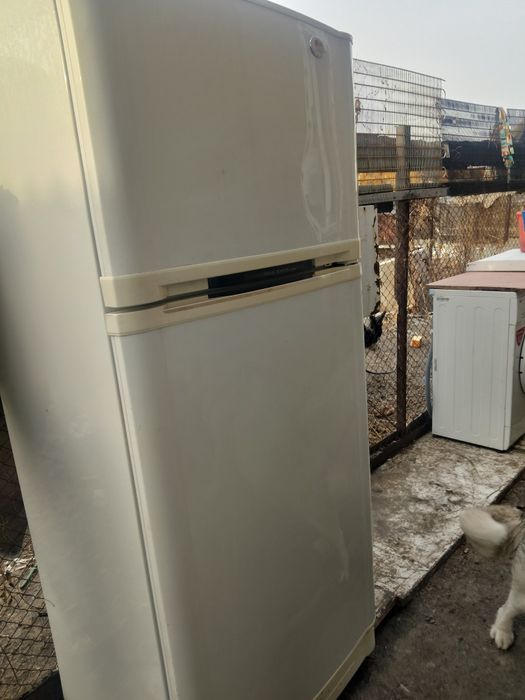 Продам холодильники