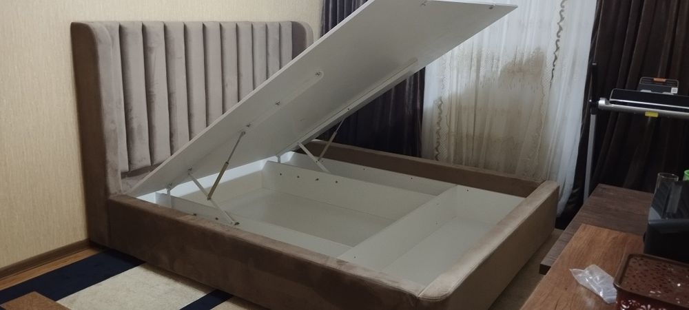 Кроват   двухспальная   240$.