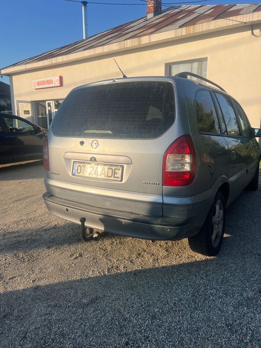 Văd mașina Opel corsa
