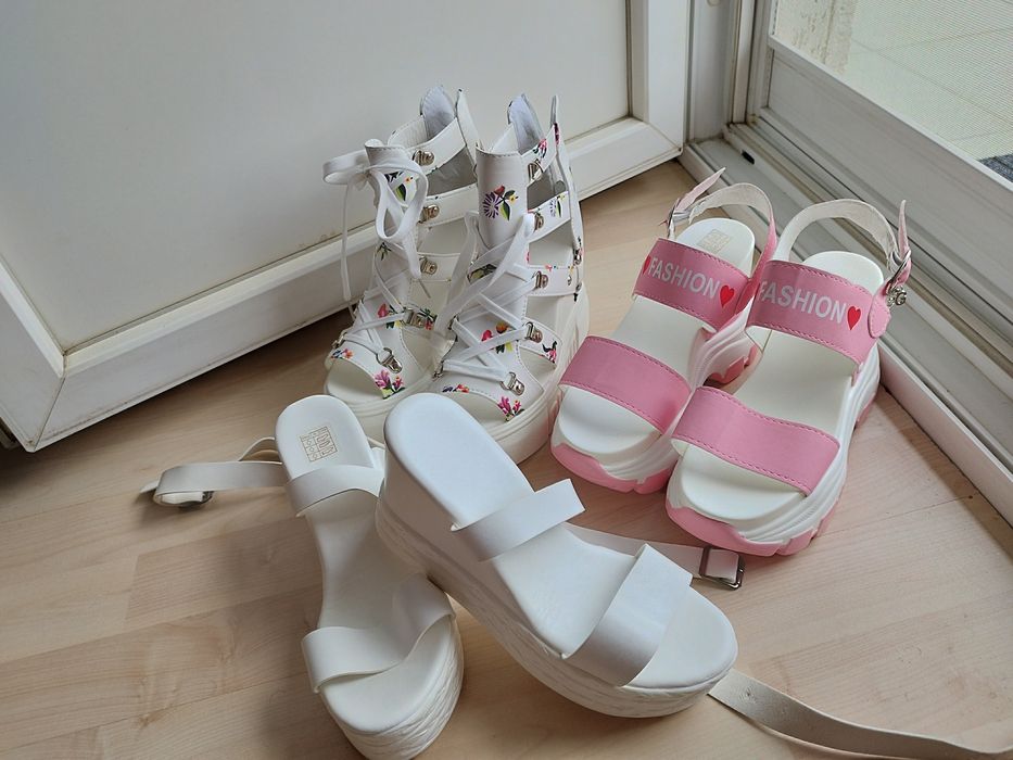 Сандали на платформа