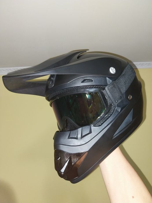 Cască enduro negru mat+ cagulă și o pereche de mănuși moto