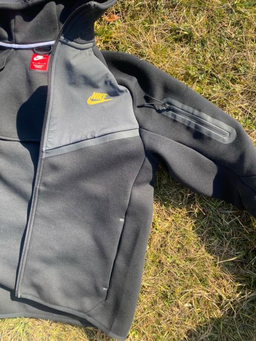 Hanorac Nike Tech Fleece