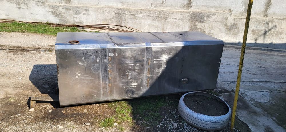 Бак для грузовых автомобилей