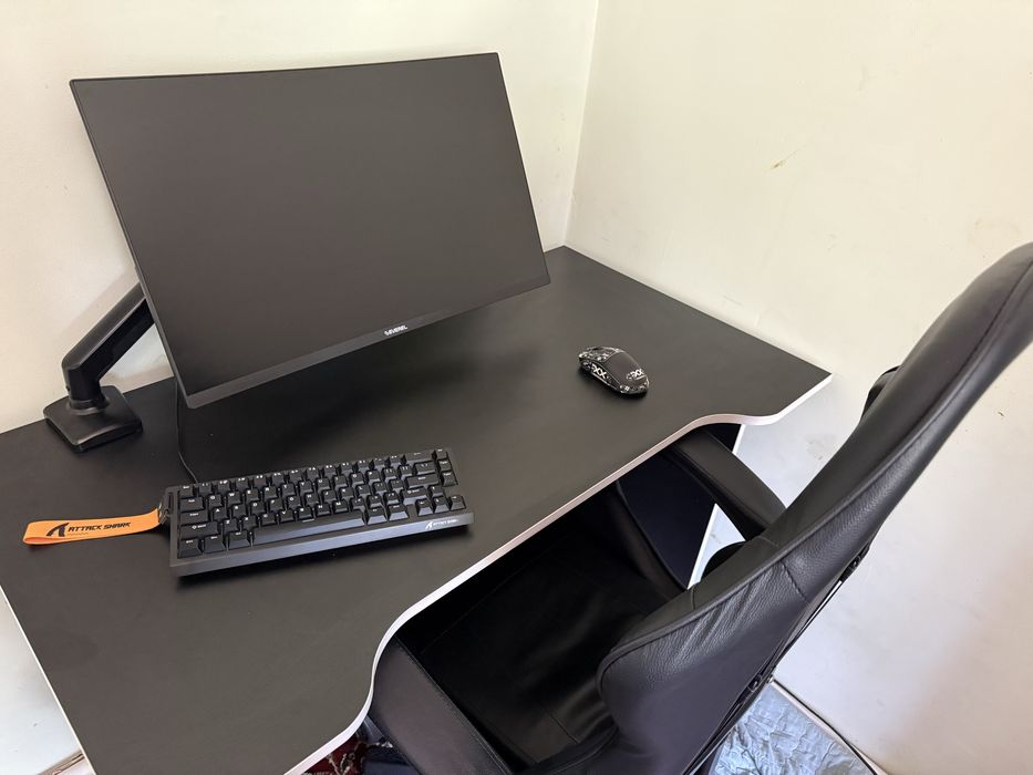 200HZ CURVED Monitor sotiladi