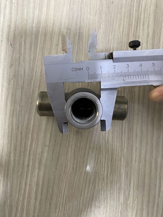 Radiator T-fitingi