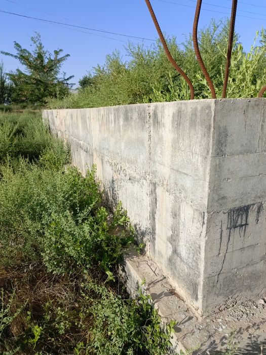 Участка сотилади каробчида 6сотихли фундаменти билан