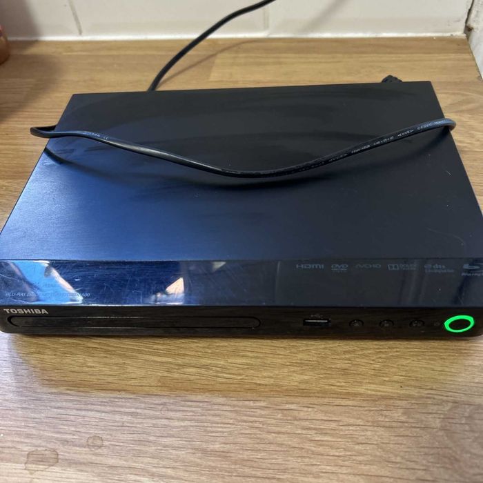 оригинален Blu ray dvd player Toshiba  нов внос от Англия