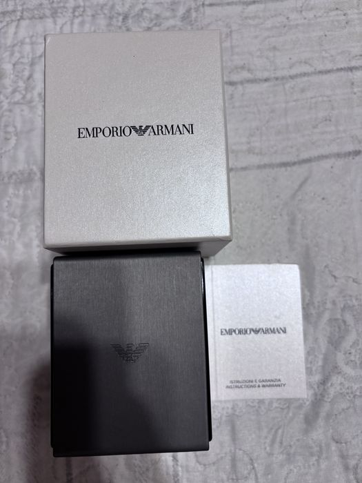 Оригинален дамски часовник на  Армани