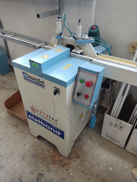 Машина за рязане на стъклодържатели