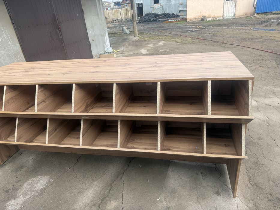 Стеллаж с ячейками