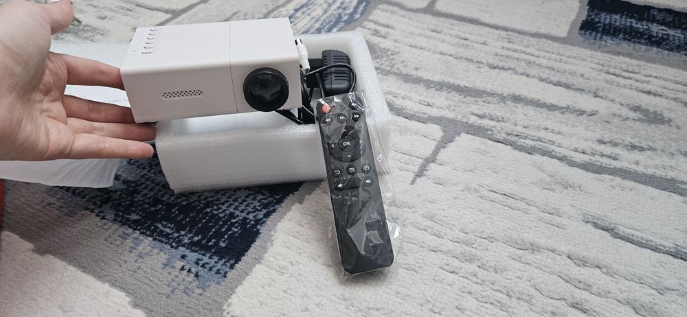 Портативный Проектор мини