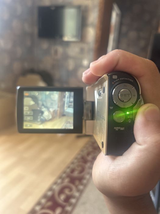 Продаю камеру Sony HDV-53E