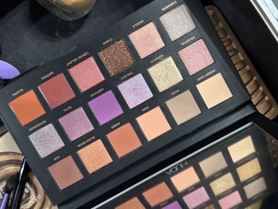 Гримове на huda ( сенки,контур,матови гланцове)