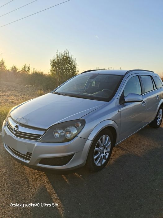 OPEL Astra 2010 — imagine 1