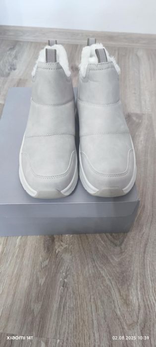 Дамски боти с пух