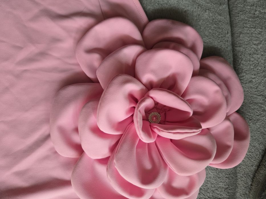 Розов топ много стилен