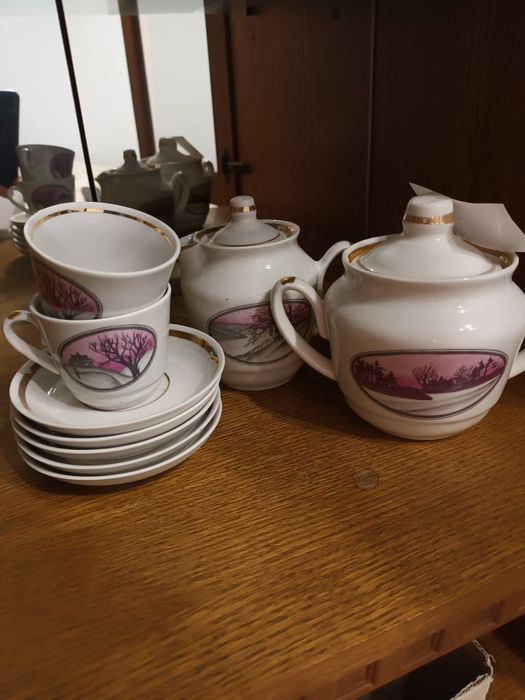 Посуда разная ( хрусталь, керамика)