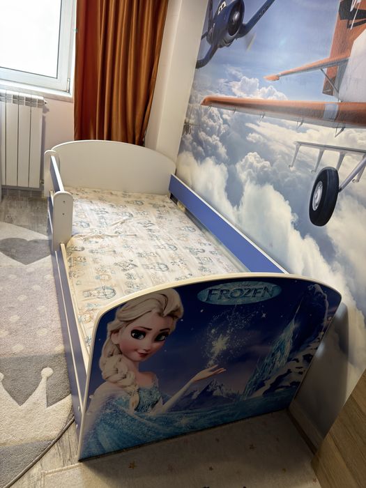 Pat copiii 2-12 ani cu sertar si saltea Frozen Elsa 160x80 cm
