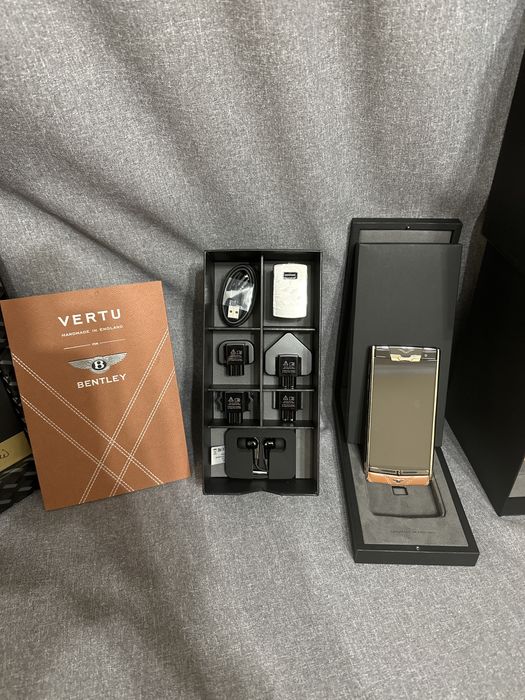 Vertu Signature Touch for Bentley