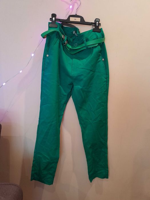 Pantaloni dama noi