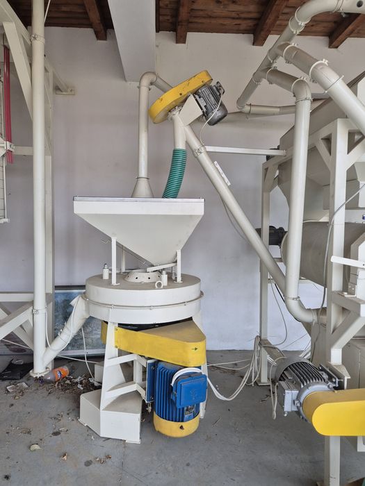 Moară de griu cu PIATRĂ