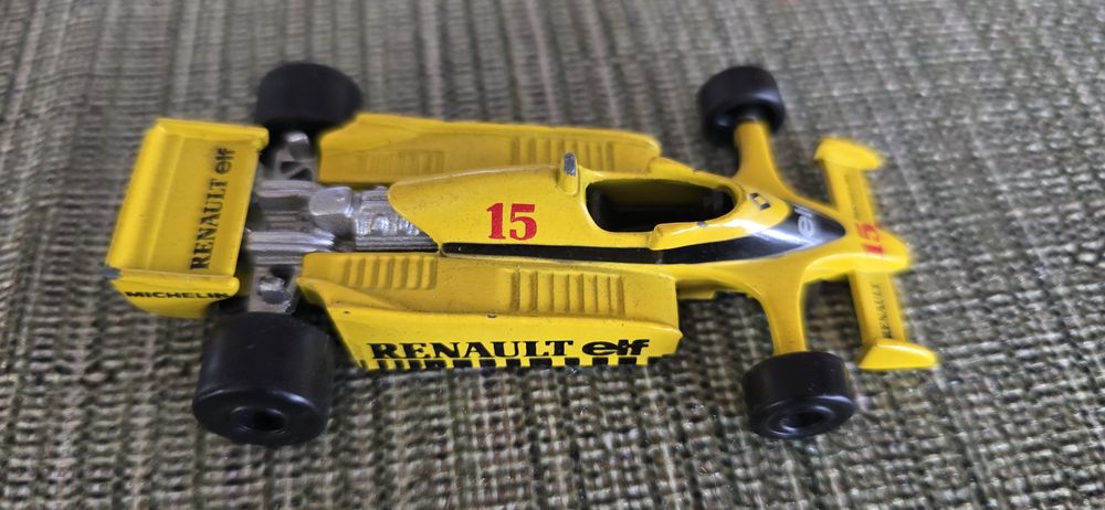 Цвят: Основно жълт (Renault ливрея с турбо елементи).

Година: 1979,