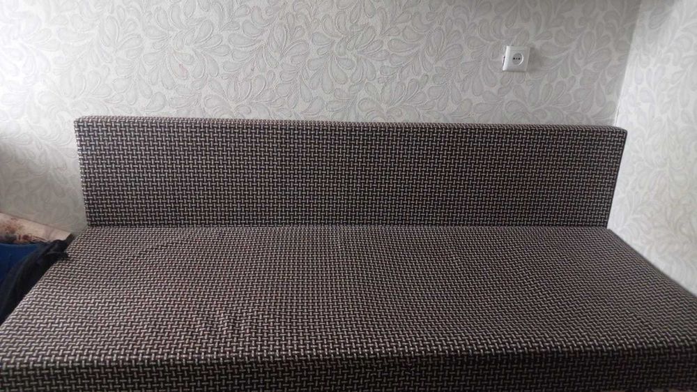 Продам диванчик б/у