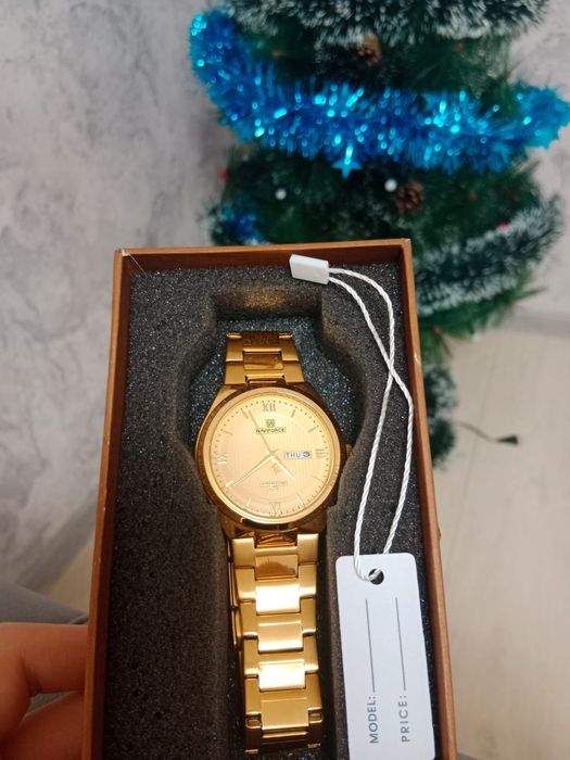 Продам часы новые