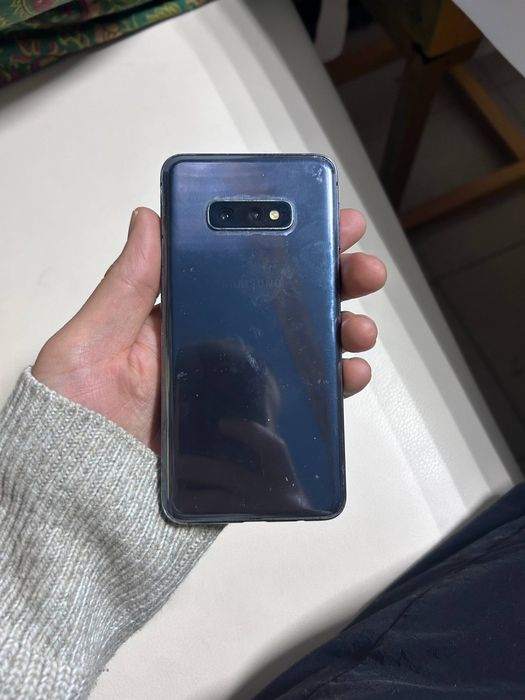 Samsung s10e 128гб