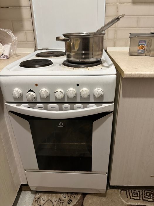 Плита электрическая срочно продается