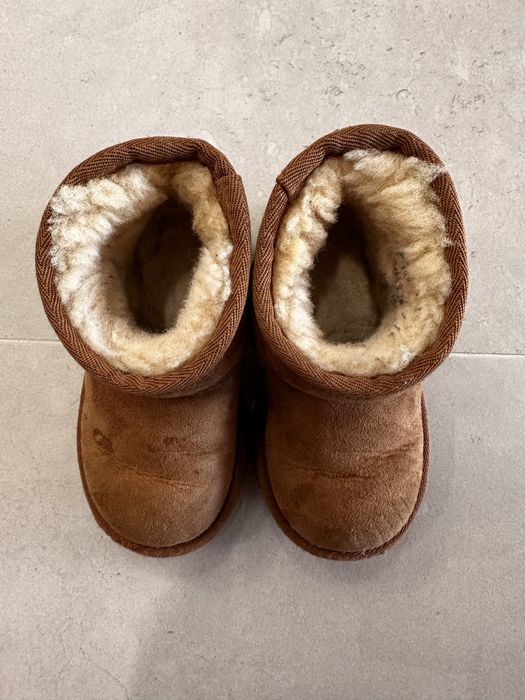 Cizme UGG marimea 25