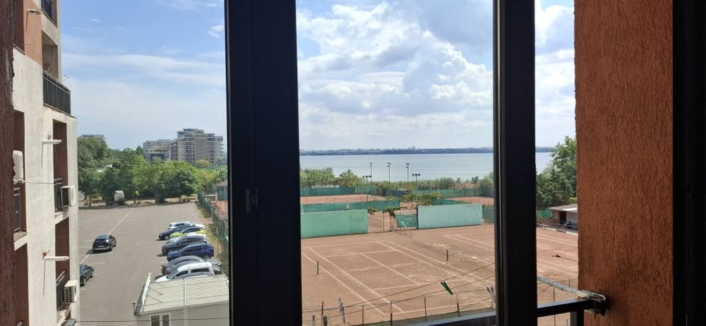 Coral Resident- Studio cu vedere la lac