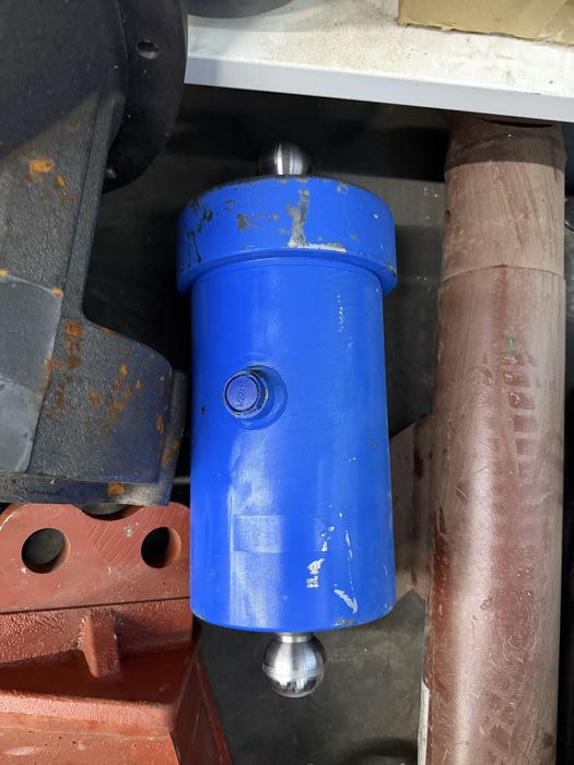 Стремянки гидроцилиндры