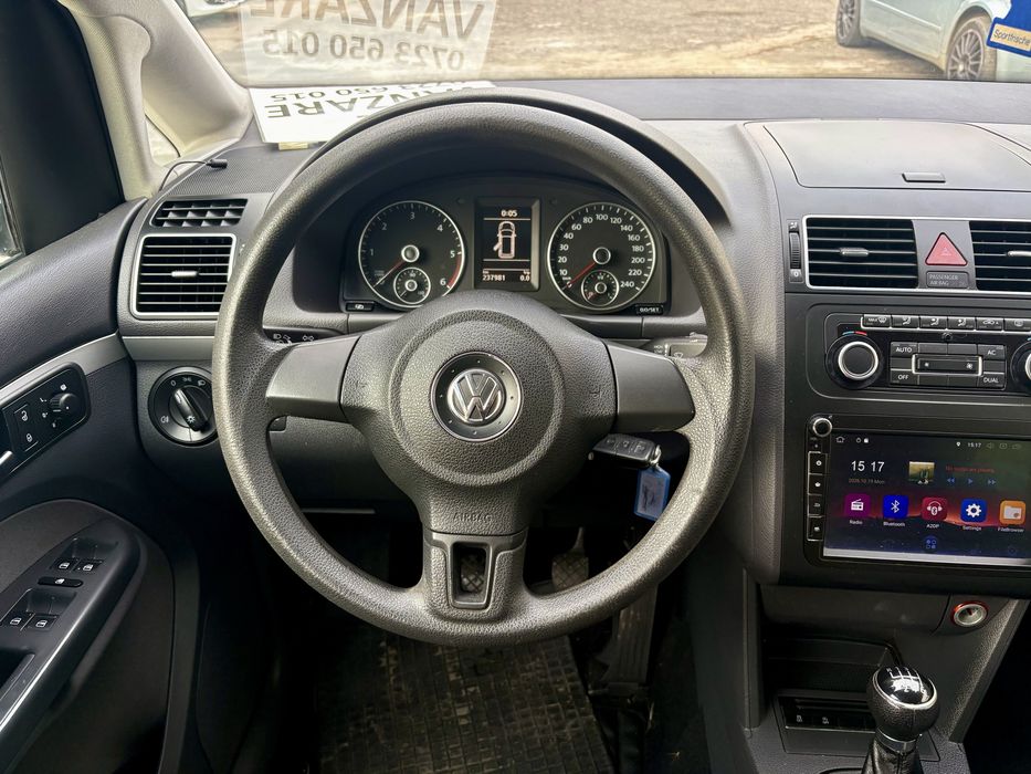 VOLKSWAGEN Touran 2012 — imagine 4