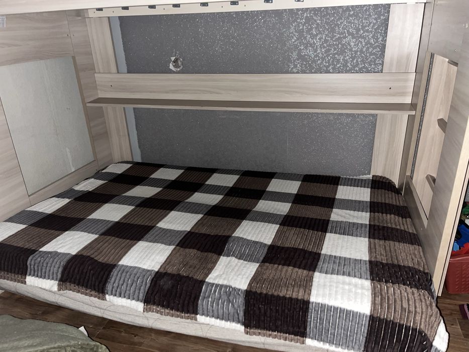 Кровать двухярусная