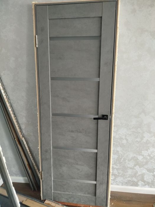 Продам 2 двери в сборе с наличниками