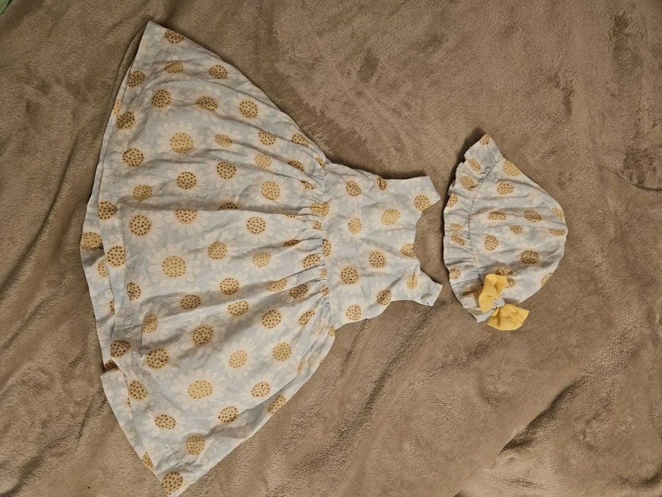 Rochie si palarie Anne Bebe 12-18 luni -> 80-86 cm - stare foarte buna