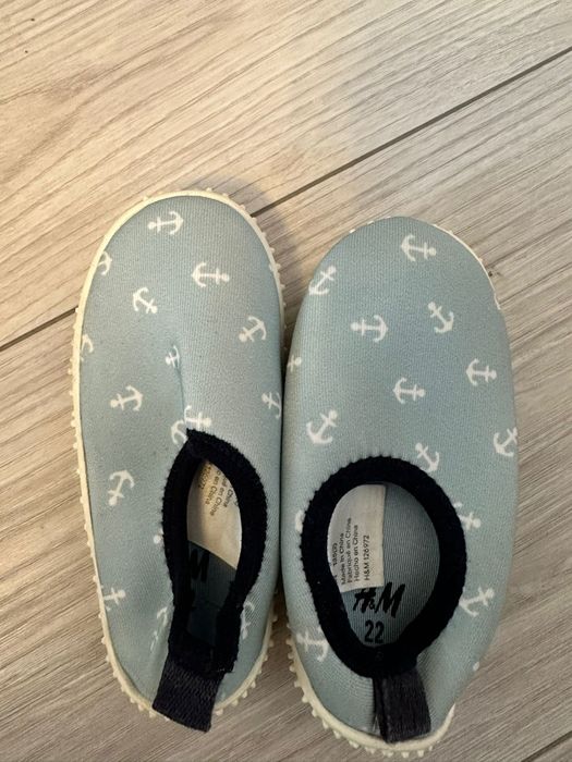 Vând încălțăminte tip aqua / plajă pentru copii marca H&M, culoare ble