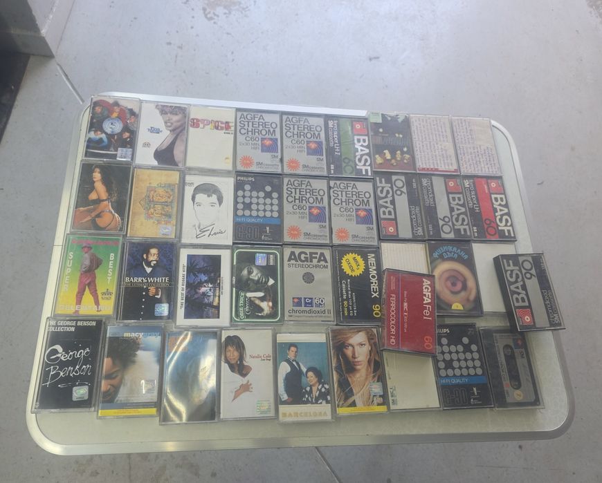 Стари касетки с музика