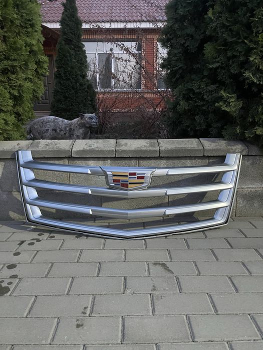 Решетка на cadilac escalade