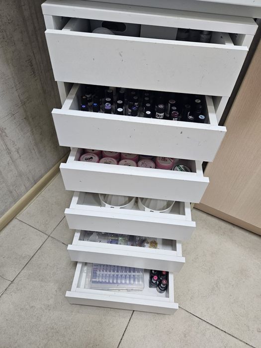 Продам маникюрный камод