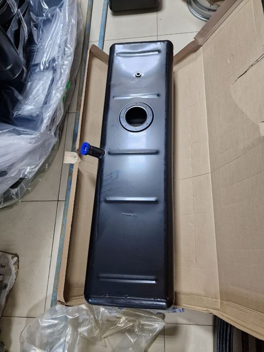 Бак топливный инжектор 120л [черный] габариты: 142х37х22