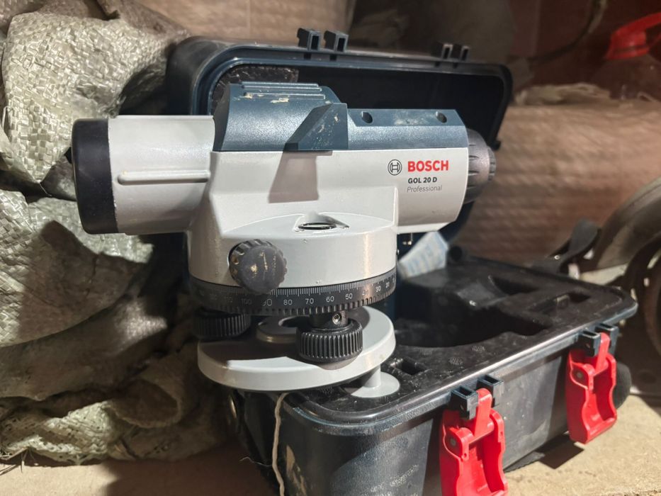 нивелир Bosch GOL 20 D